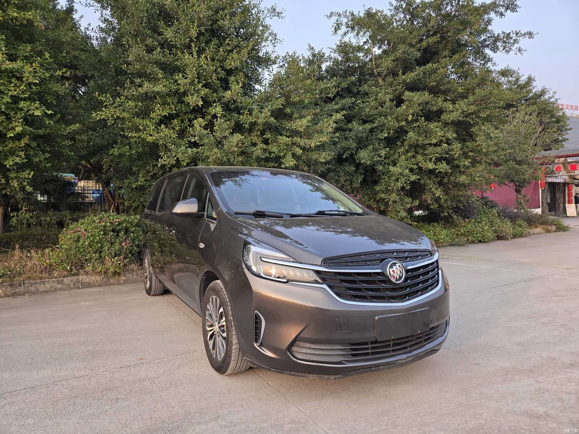 Buick GL8, 2022 3