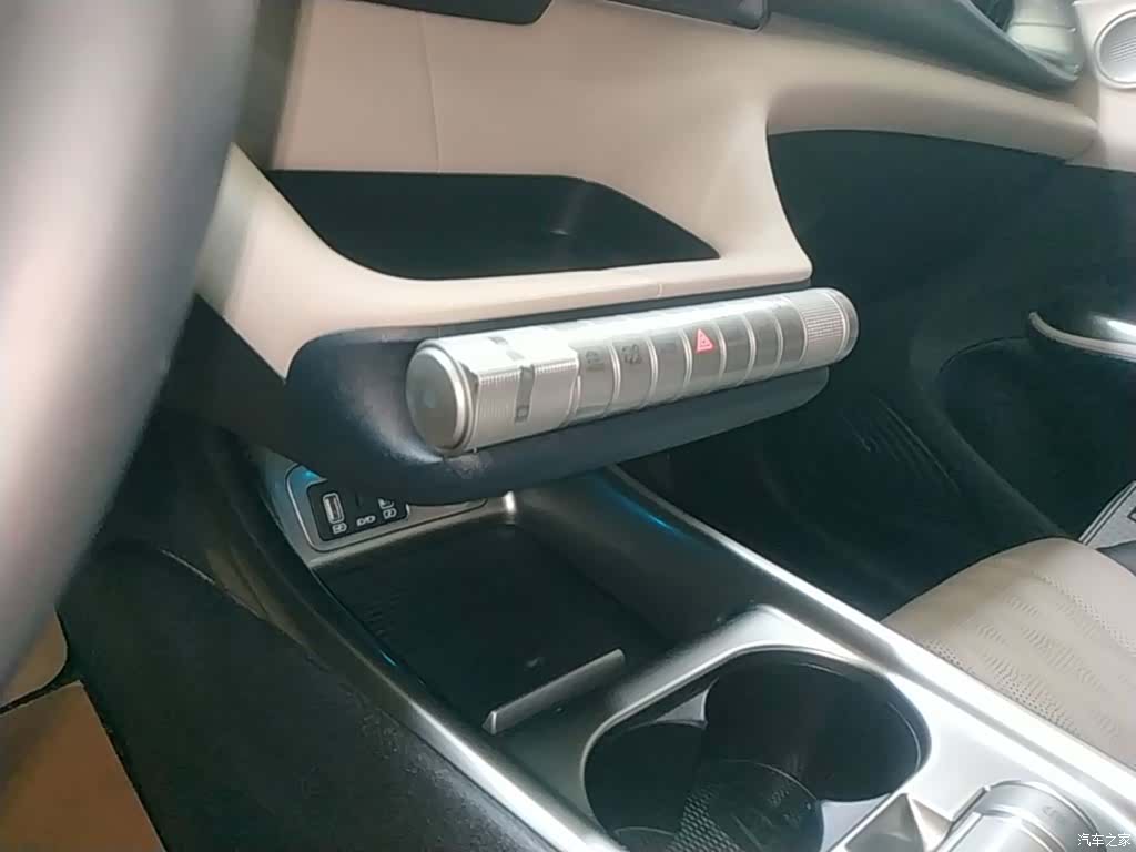 BYD Dolphin, 2023 14