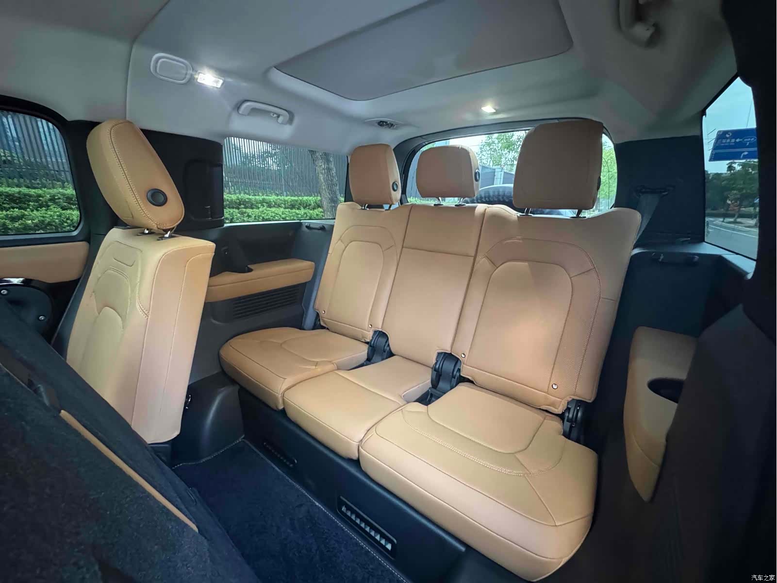 Land Rover Defender, 2024 все фото
