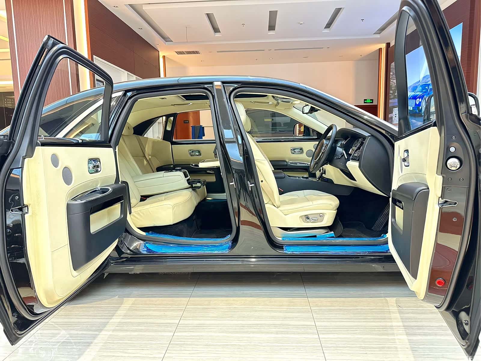 Rolls-Royce Ghost, 2011 11