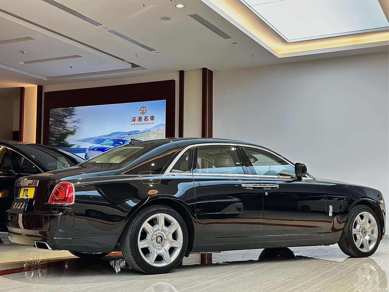 Rolls-Royce Ghost, 2011 3