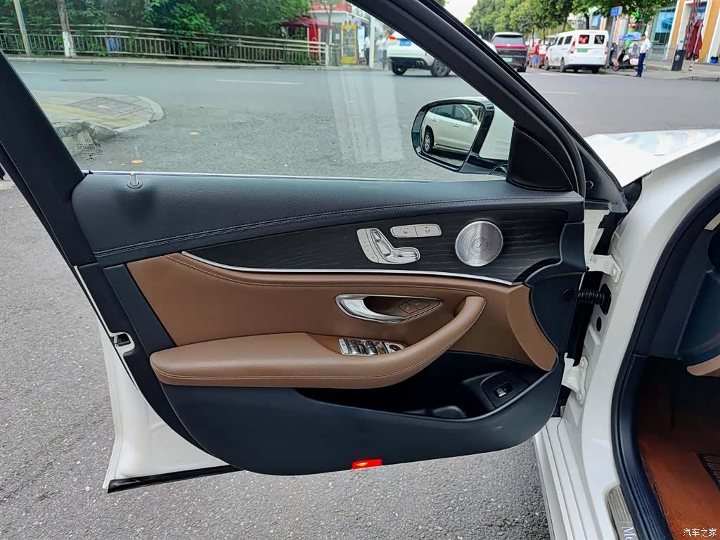 Mercedes-Benz E-Class, 2019 6
