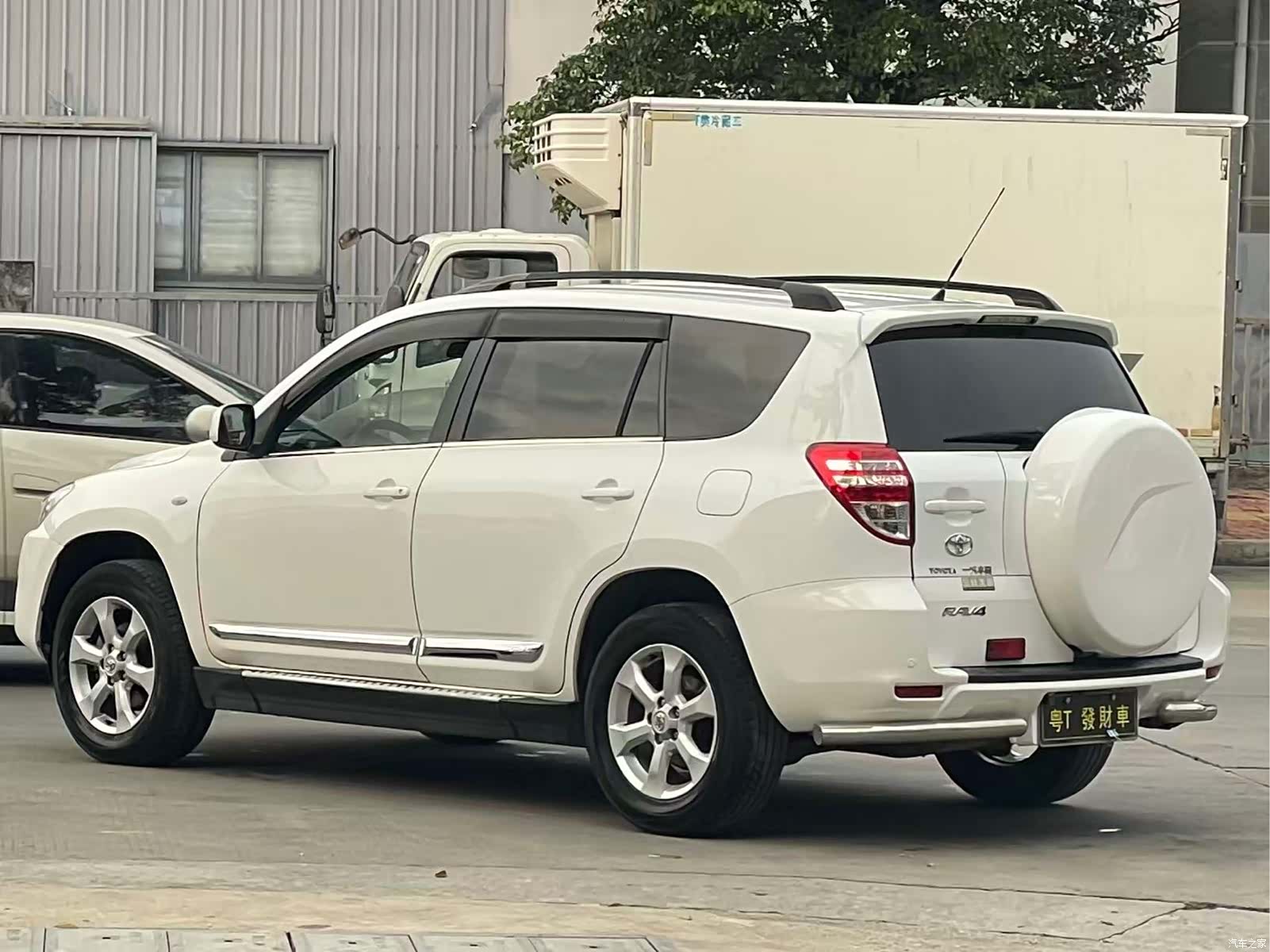 Toyota RAV4, 2013 8