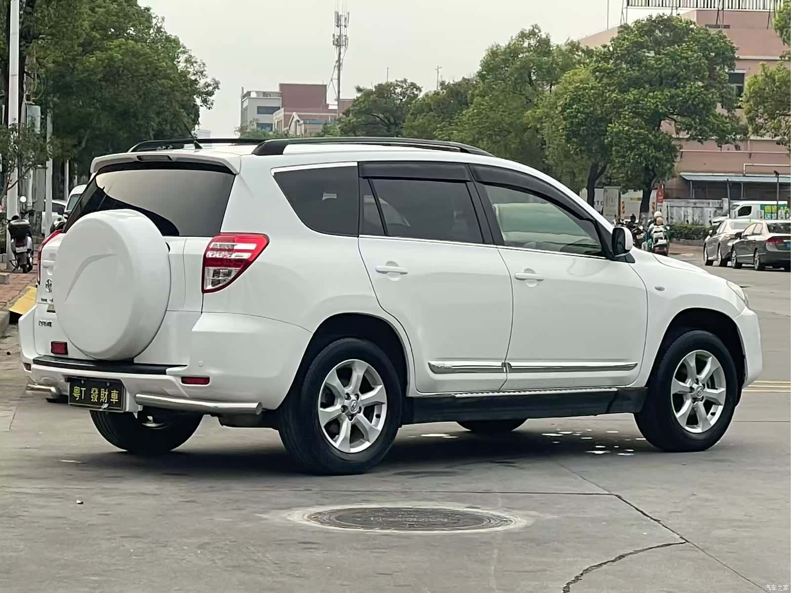 Toyota RAV4, 2013 9