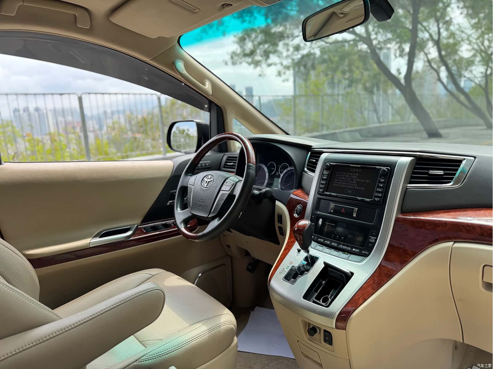 Toyota Alphard, 2011 19