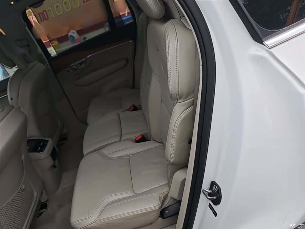 Volvo XC90, 2015 17
