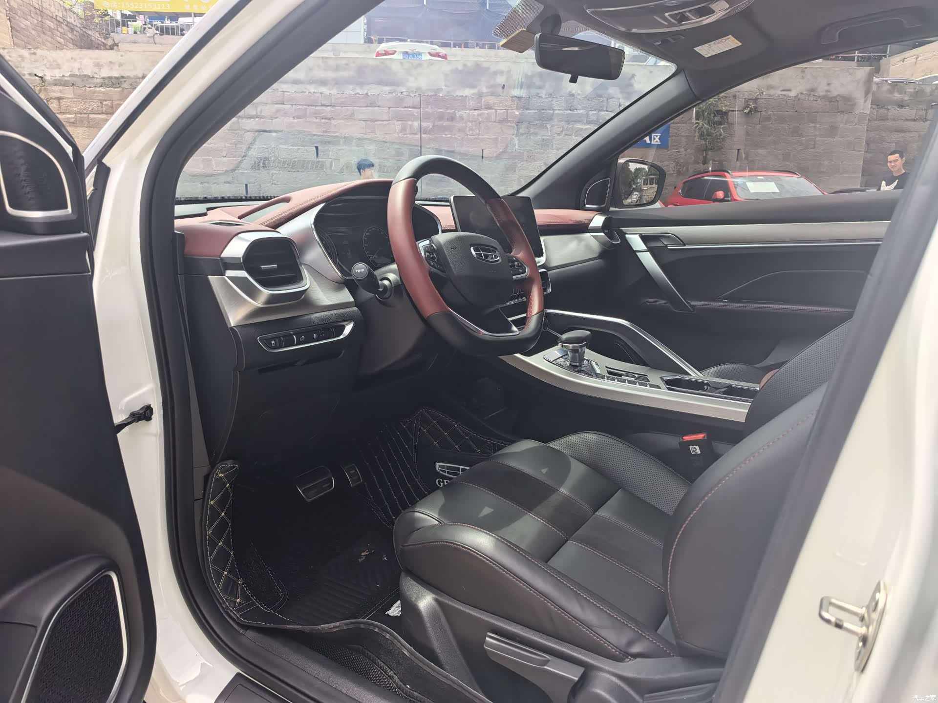 Geely Coolray, 2022 4