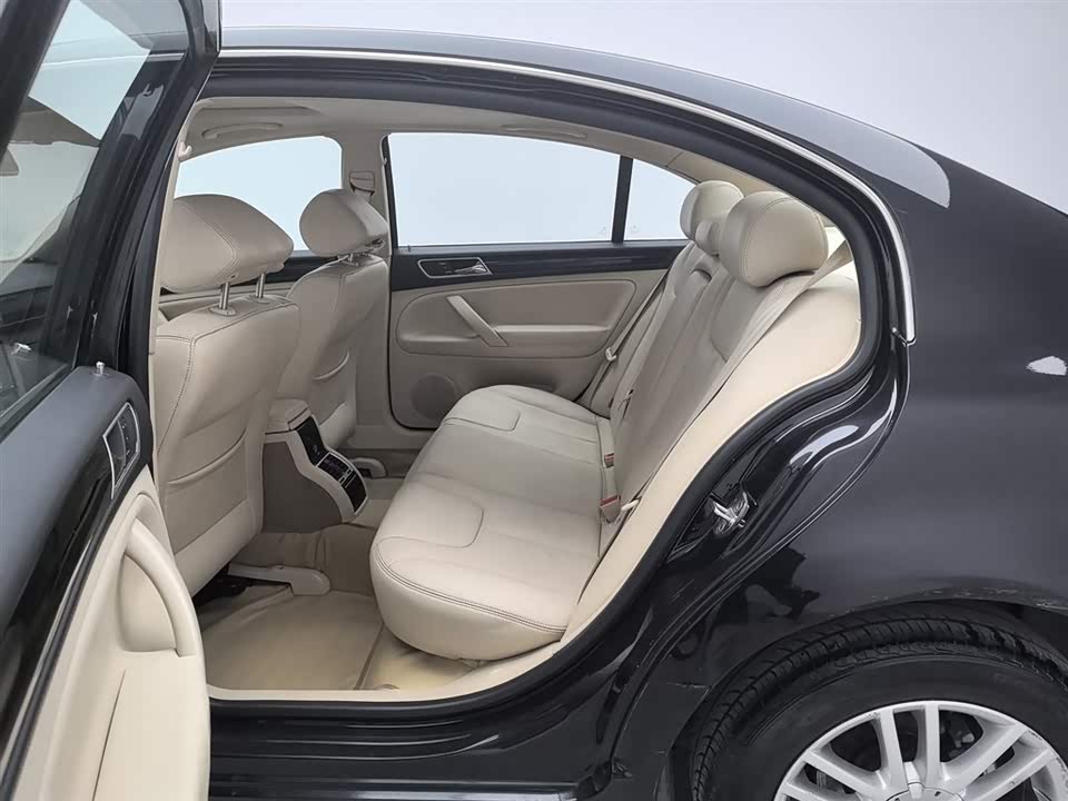 Volkswagen Passat Lingyu