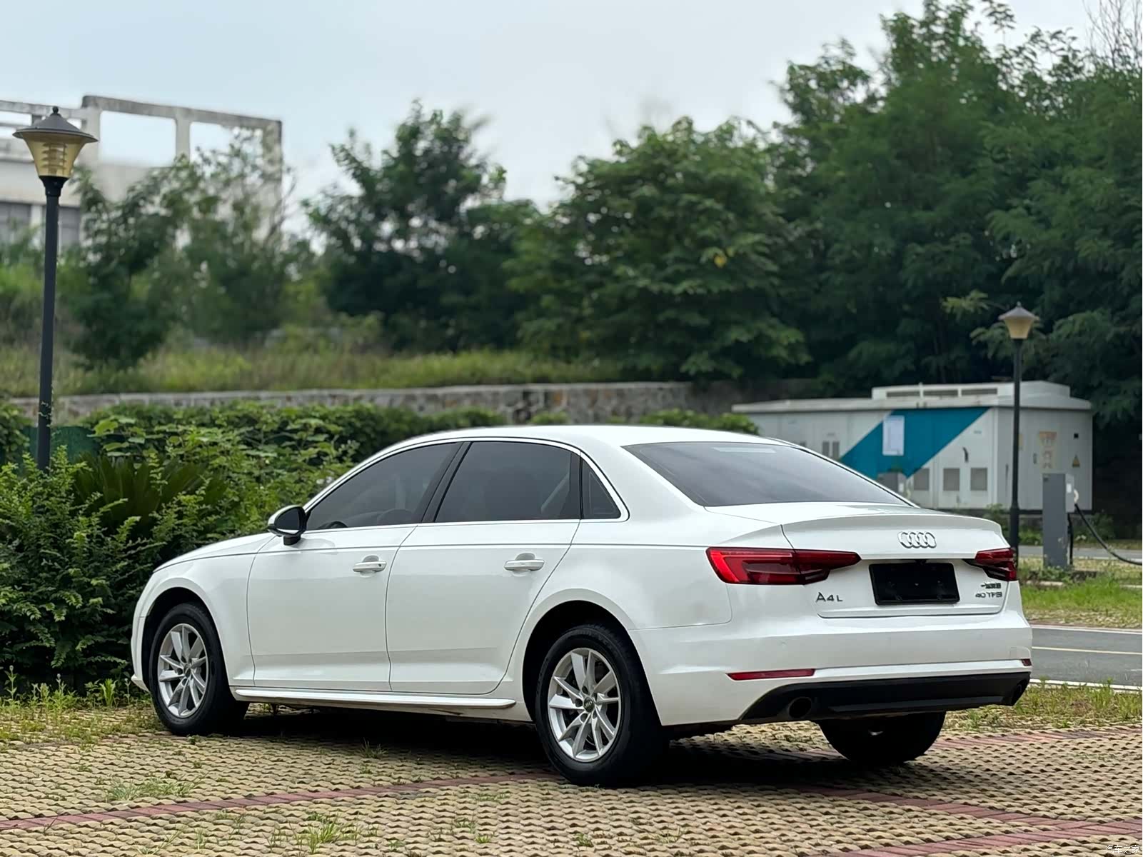 Audi A4L, 2017 7