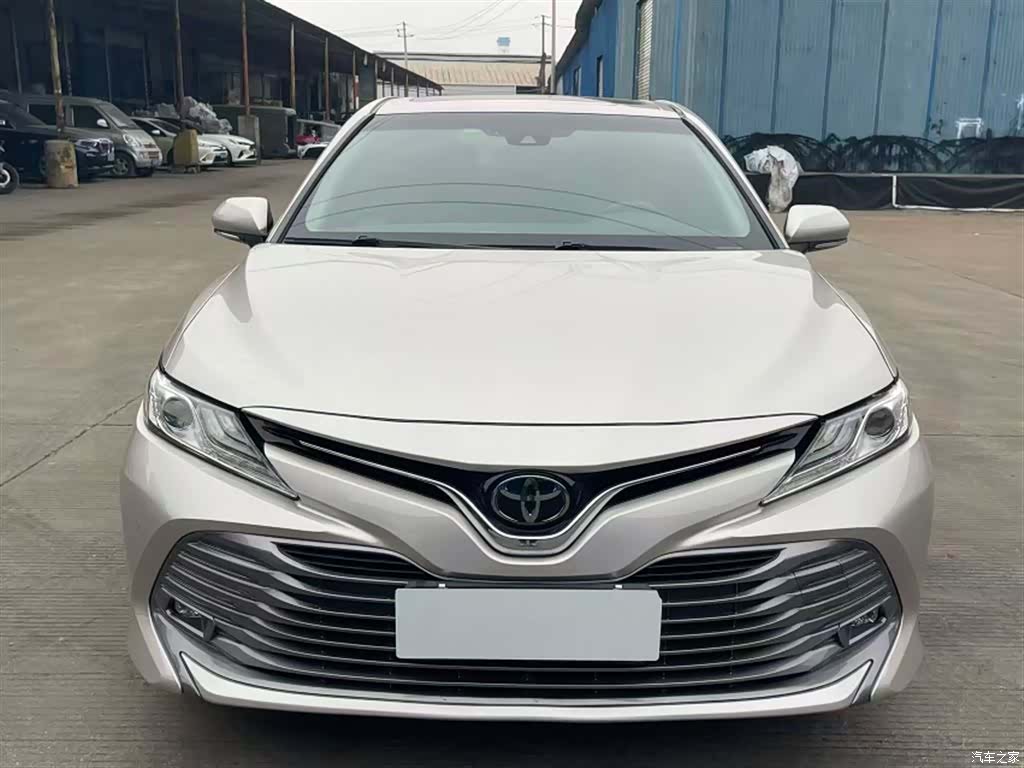 Toyota Camry, 2019 3