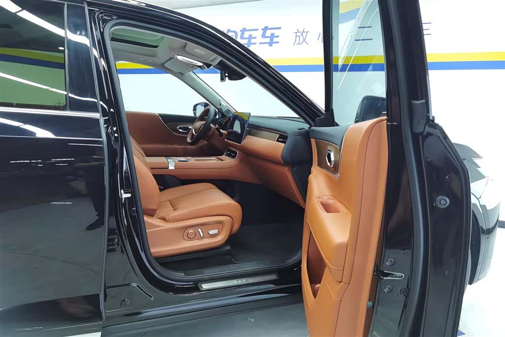 Trumpchi S9, 2025 8