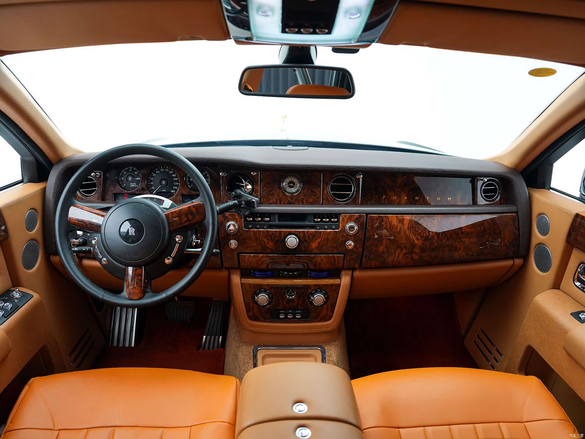 Rolls-Royce Phantom, 2010 9