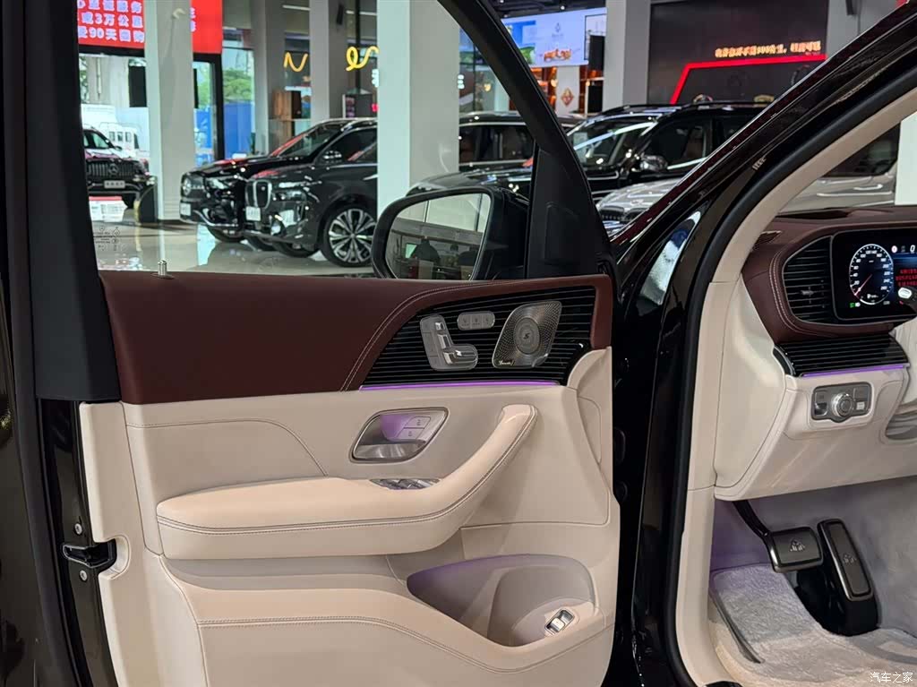 Maybach GLS, 2025 27