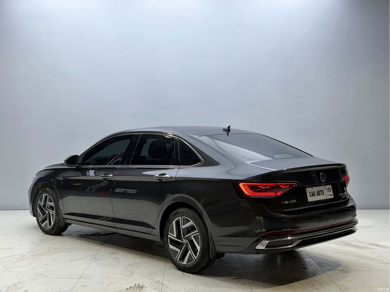 Volkswagen Sagitar, 2023 4