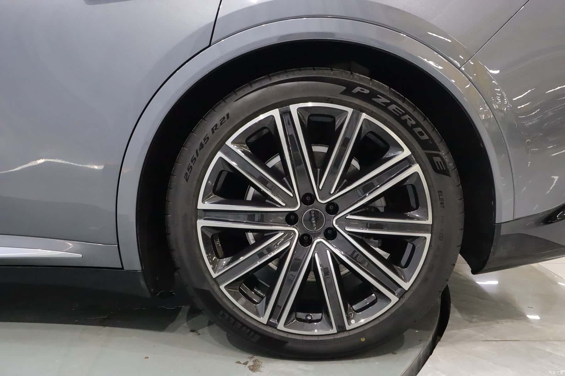 Luxeed R7, 2025 11