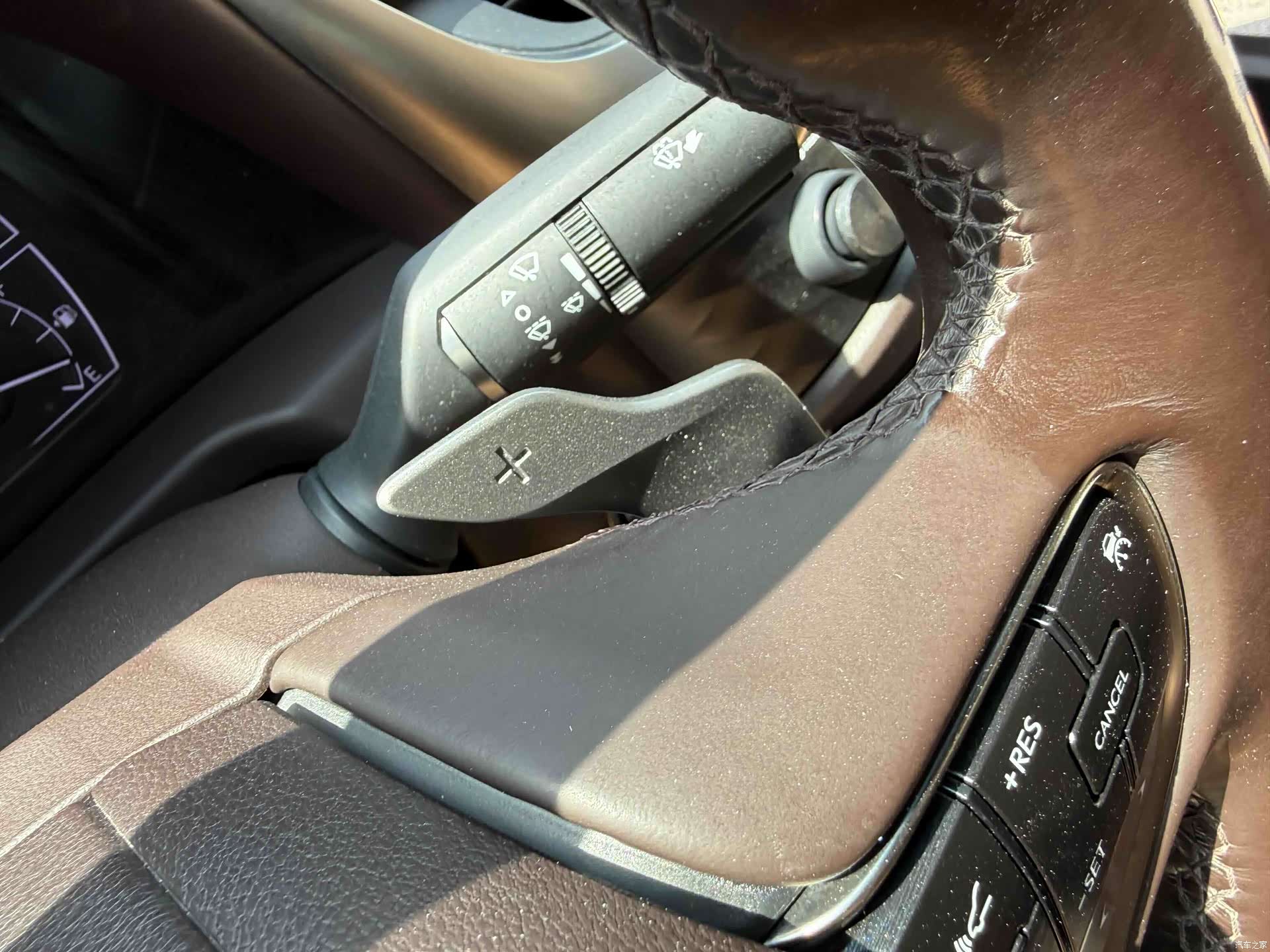 Lexus ES, 2019 8
