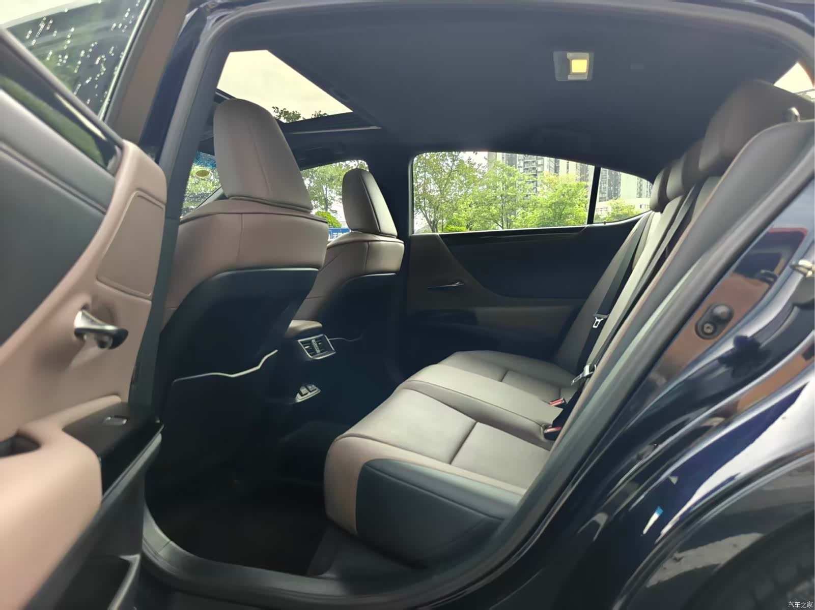 Lexus ES, 2024 10