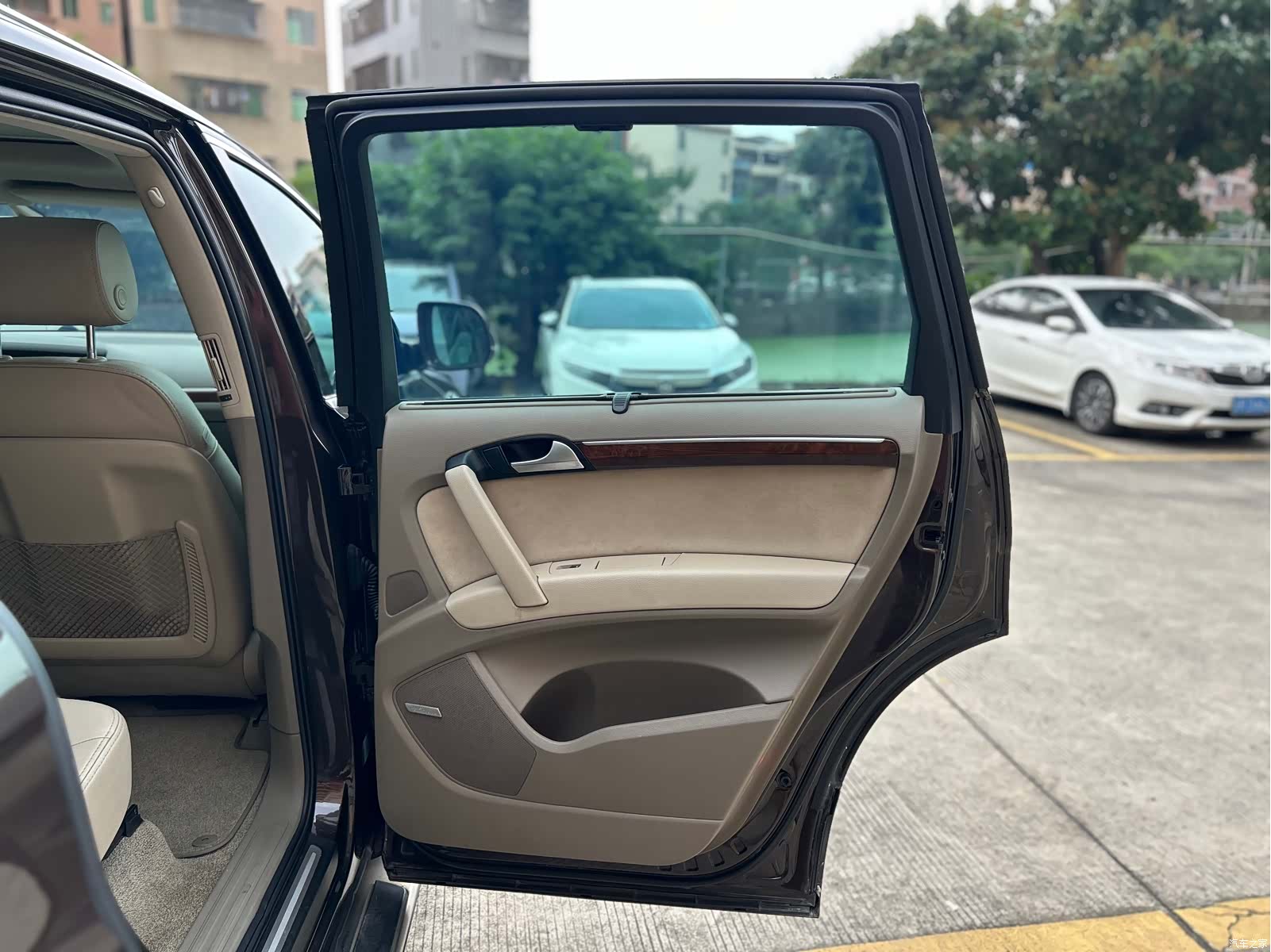 Audi Q7, 2010 32