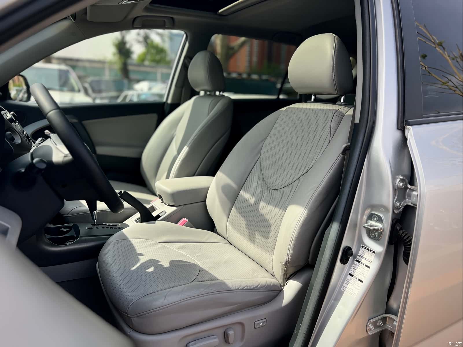 Toyota RAV4, 2010 26