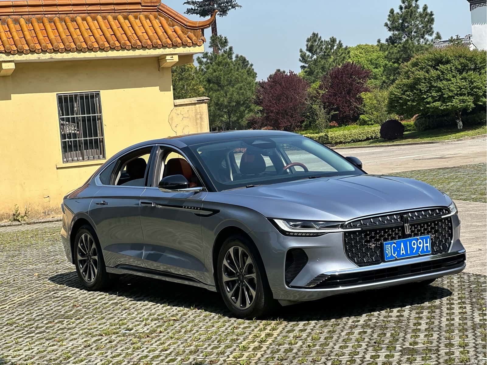 Lincoln Z, 2023 3