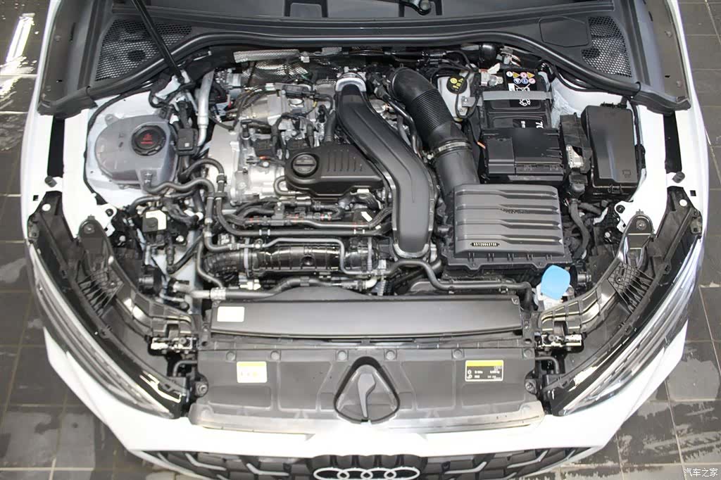 Audi Flying Spur, 2026 13