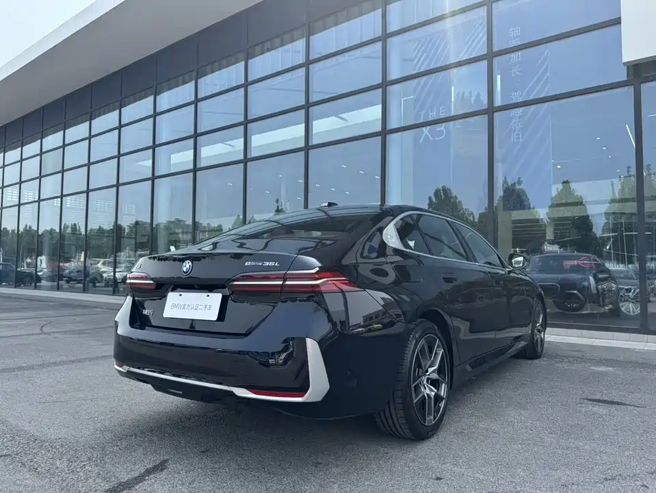 BMW i5