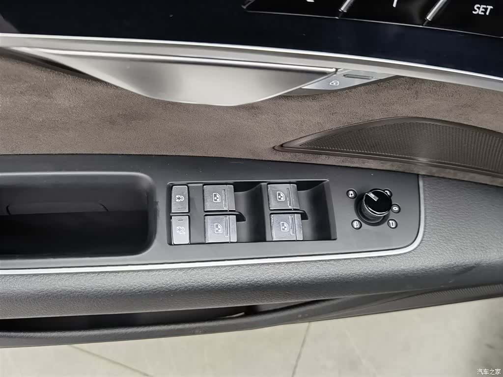 Audi A8L, 2019 9