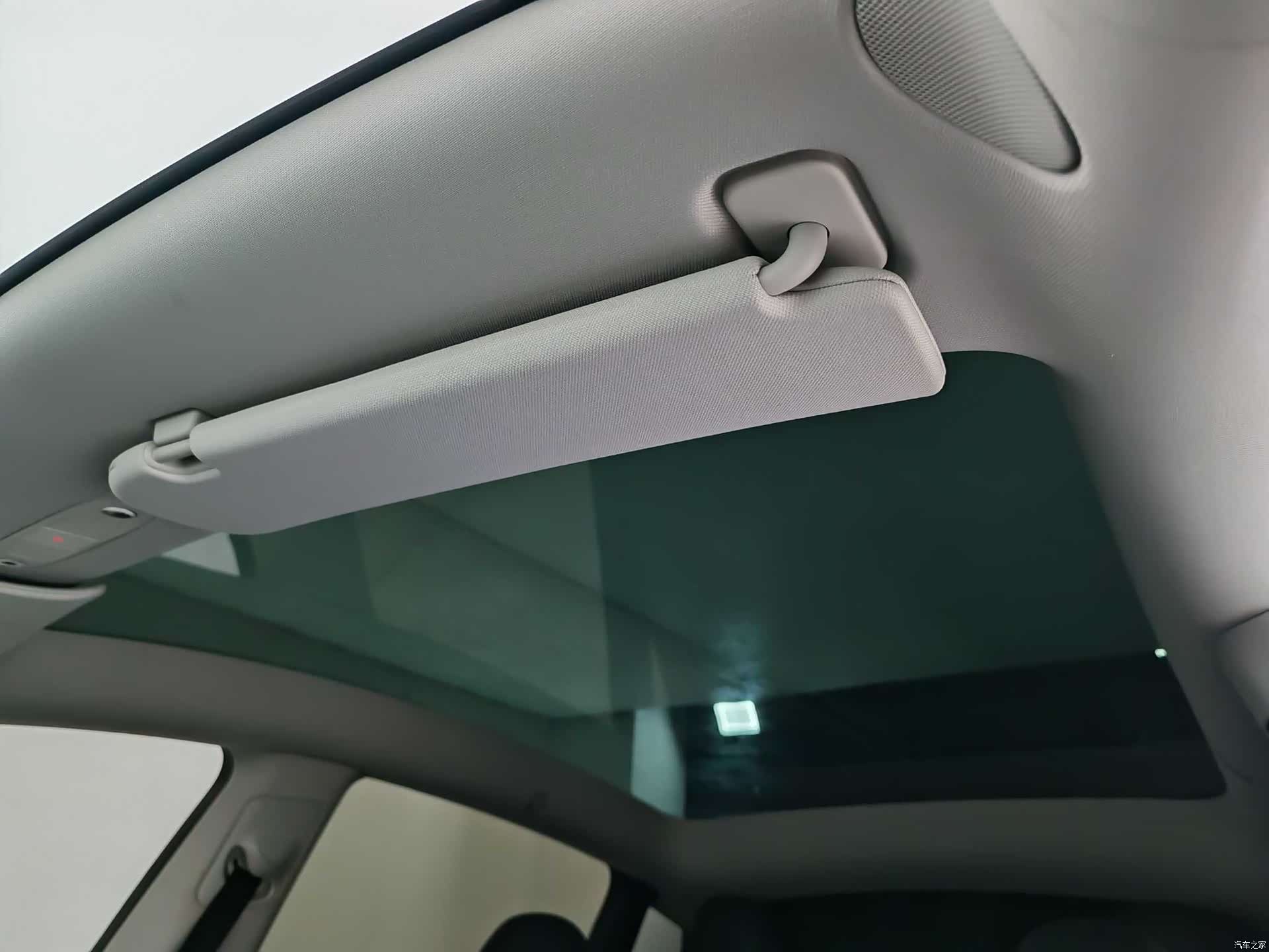 Tesla Model Y, 2023 13