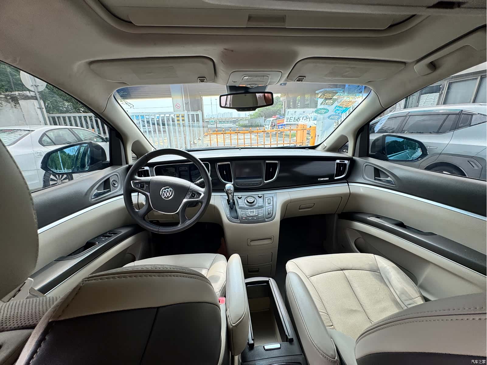 Buick GL8, 2011 10