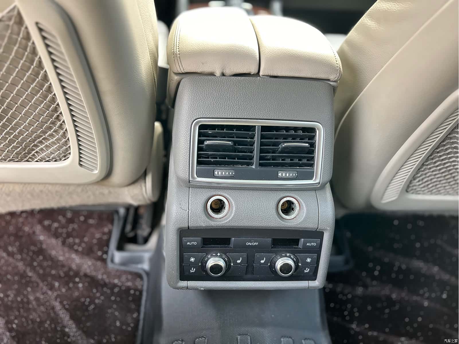 Audi Q7, 2011 24