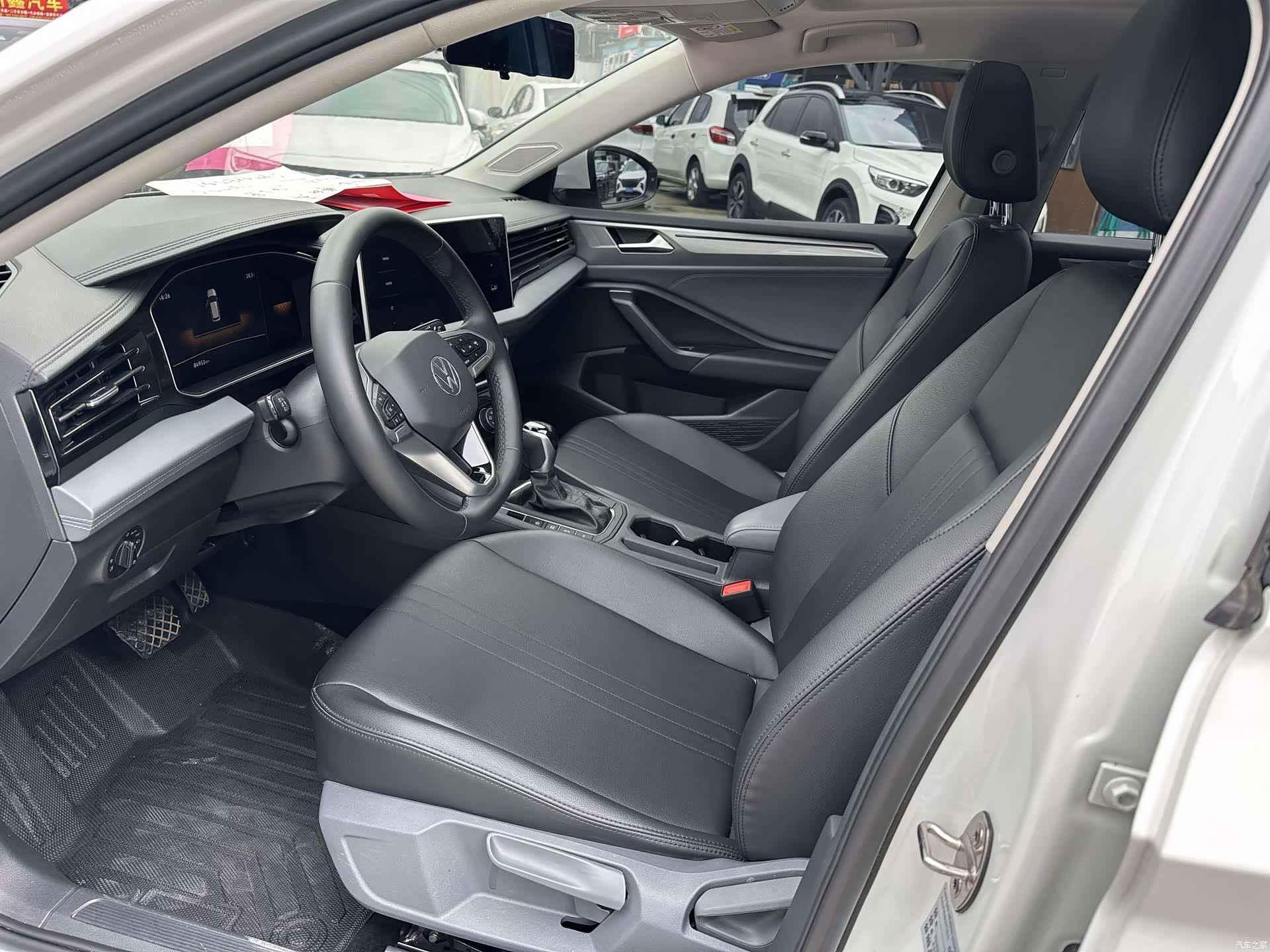 Volkswagen Sagitar, 2024 10
