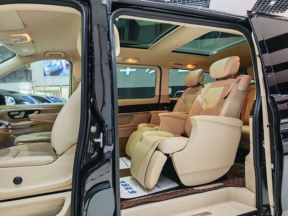 Mercedes-Benz V-class