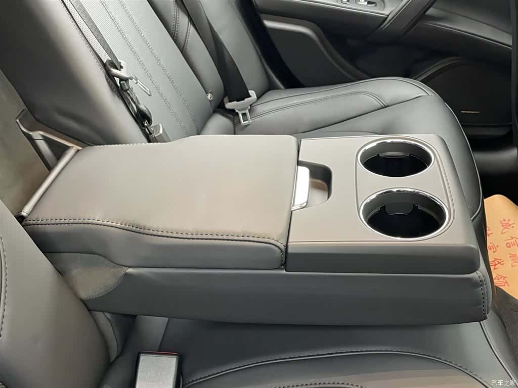Maserati Ghibli, 2026 32