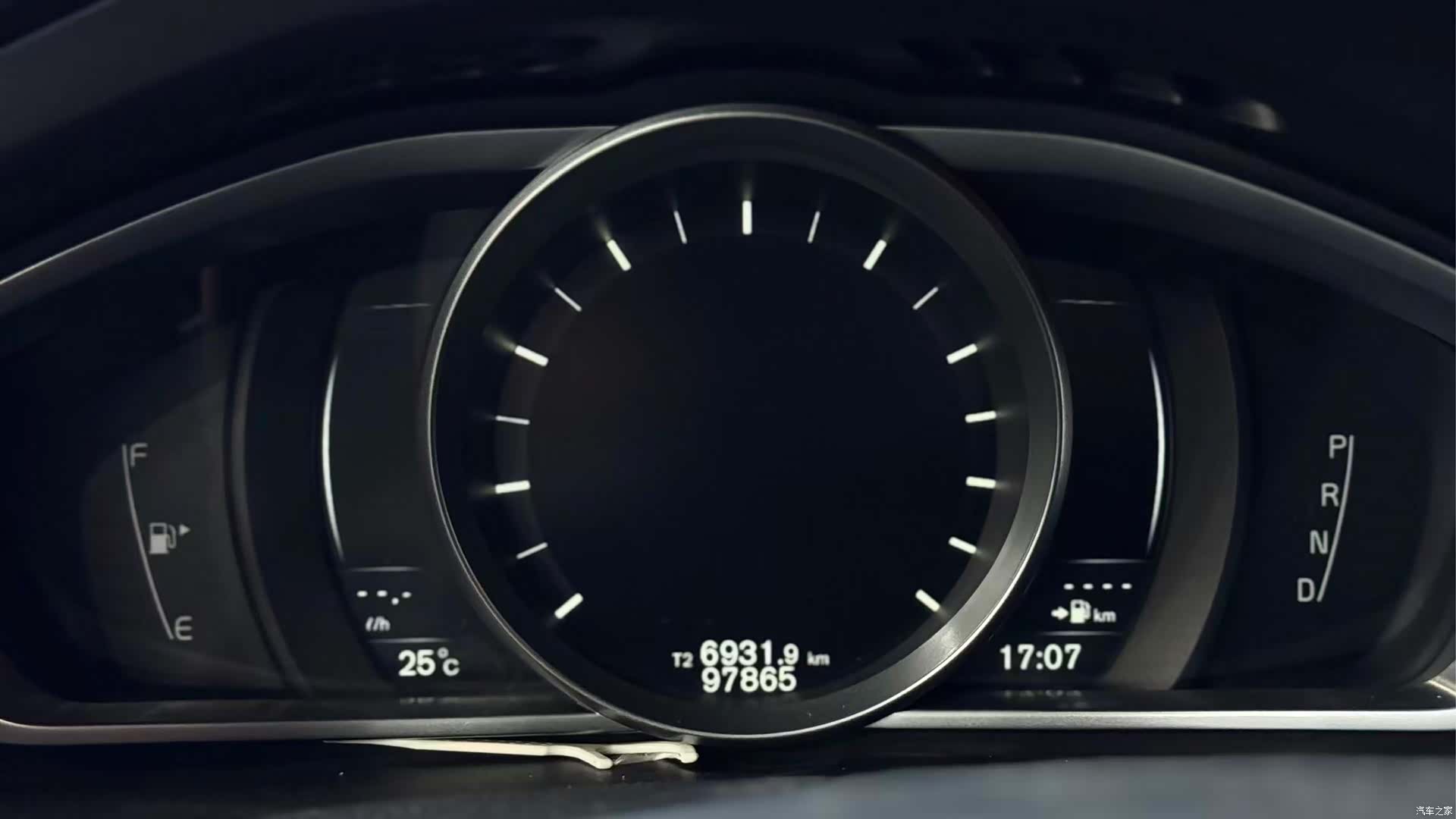 Volvo V40, 2015 16