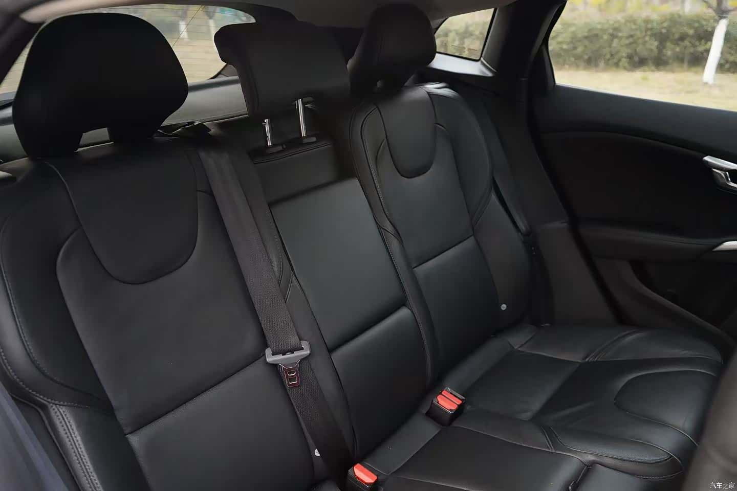Volvo V40, 2015 14