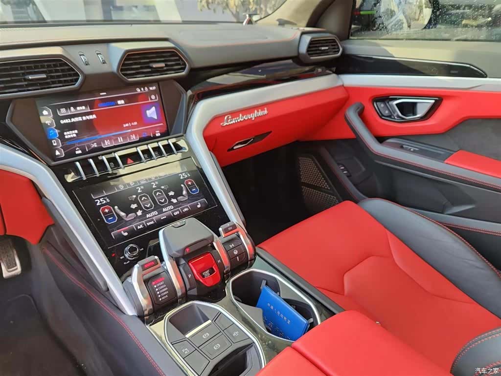 Lamborghini Urus, 2019 все фото