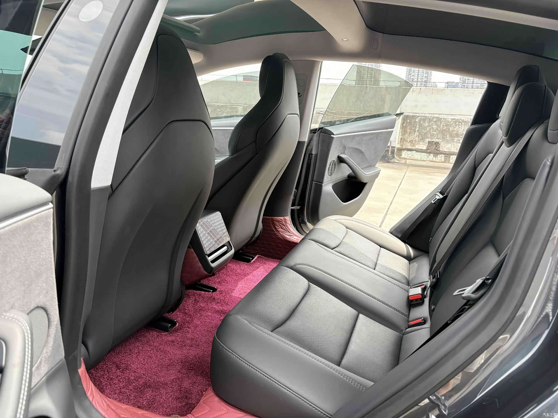 Tesla Model 3, 2025 14