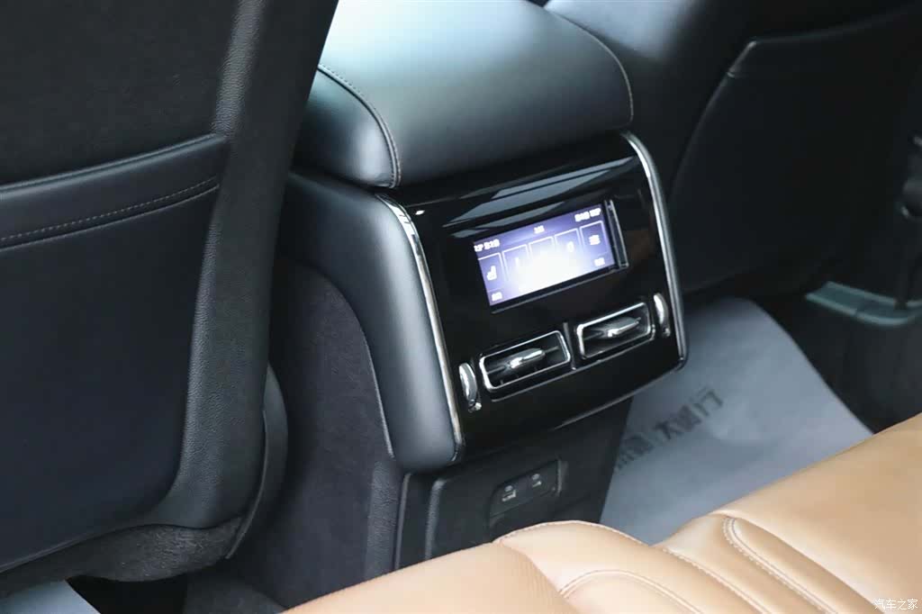 Lincoln Aviator, 2023 19