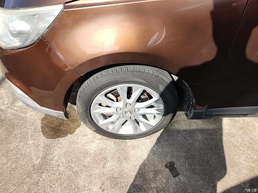 Wuling 730, 2015 23
