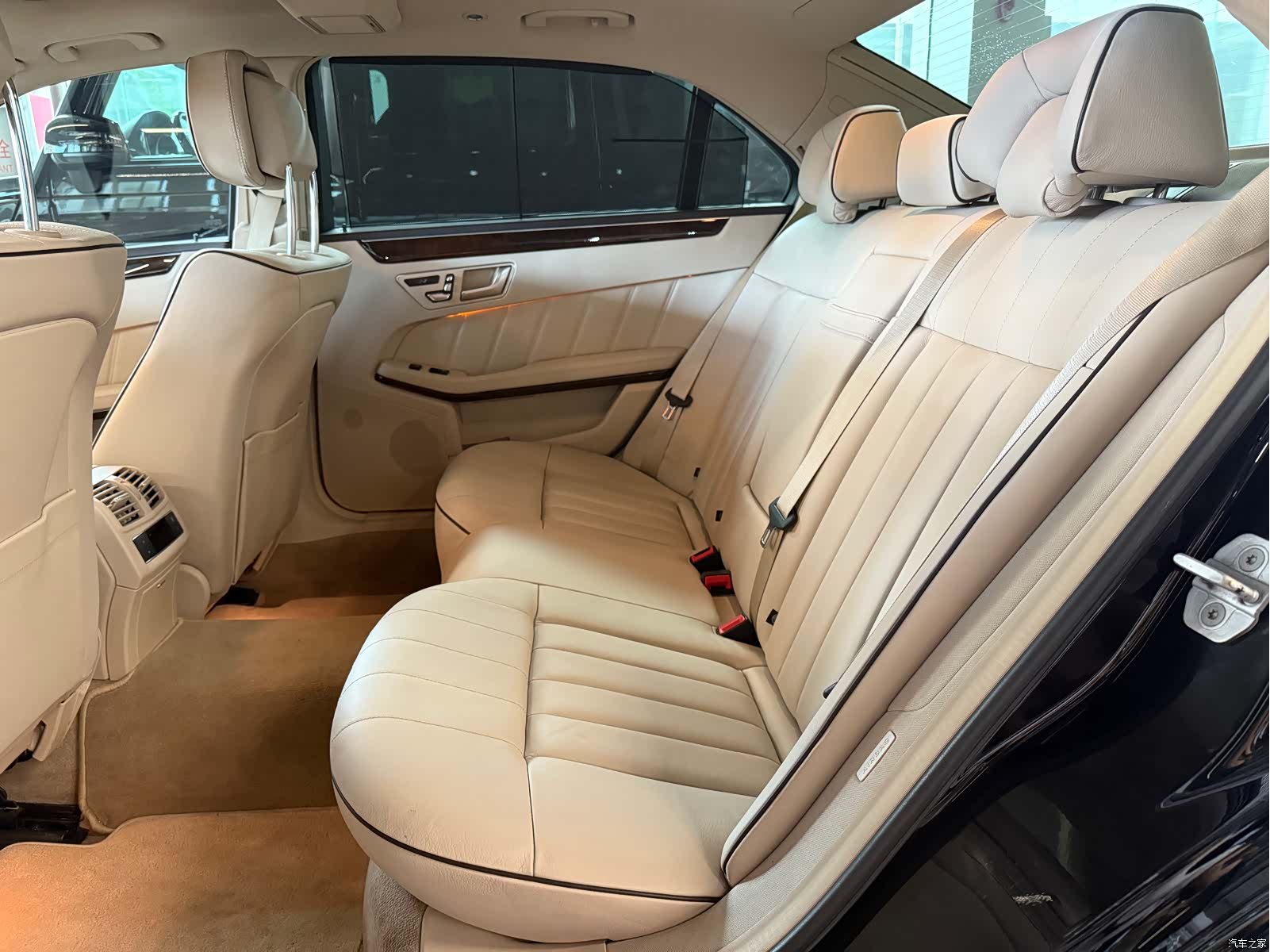 Mercedes-Benz E-Class, 2015 11