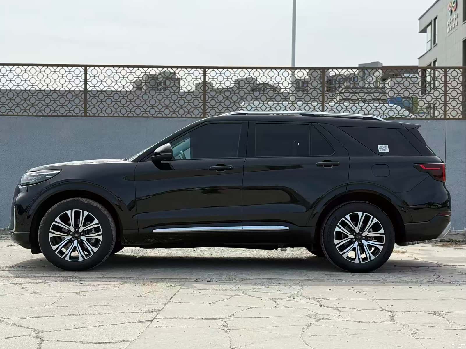 Ford Explorer, 2024 4