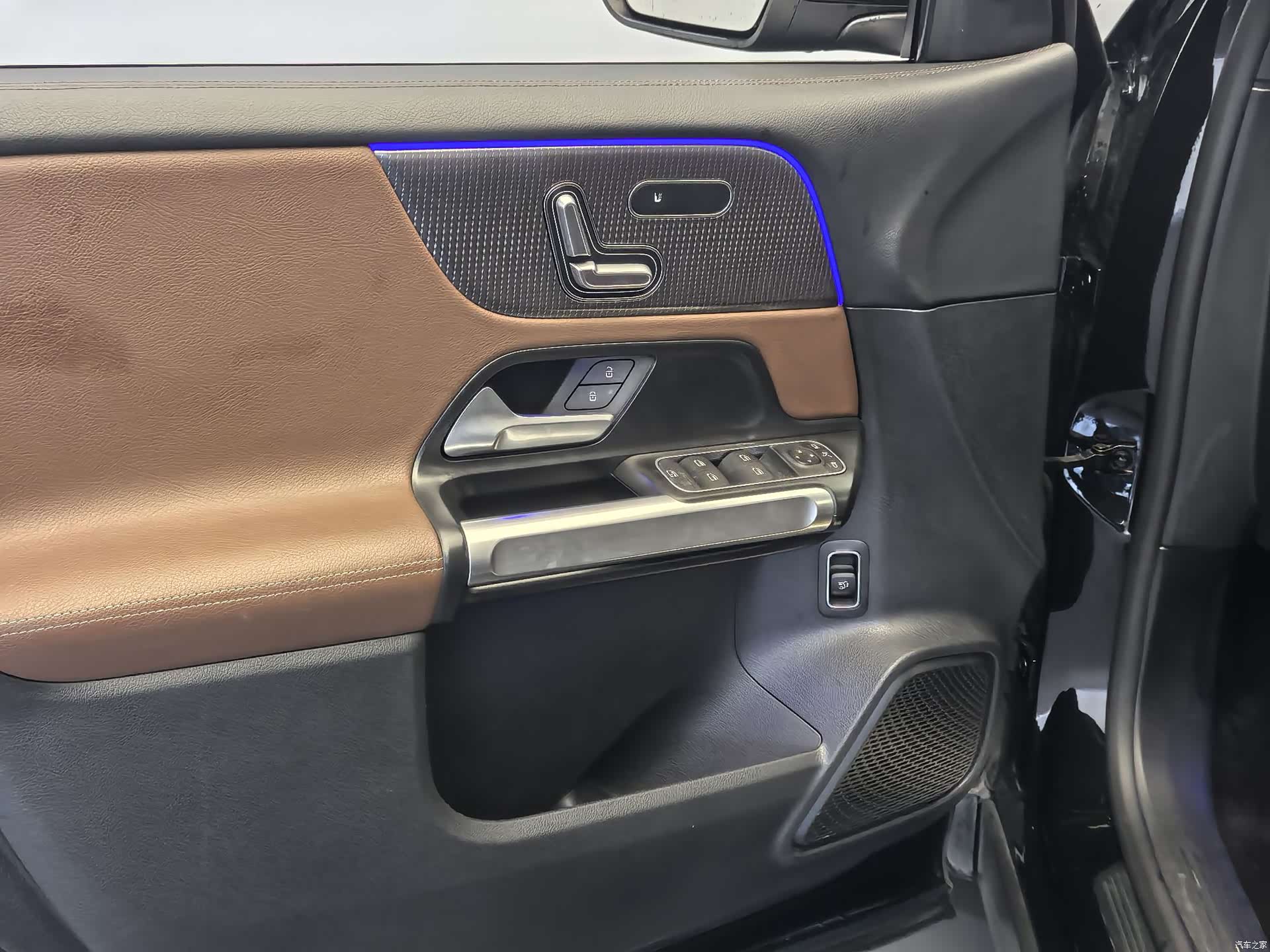 Mercedes-Benz GLB, 2023 17