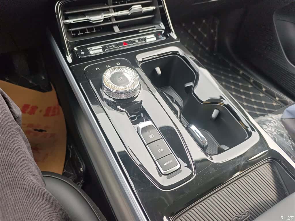 Wuling Starlight, 2025 14