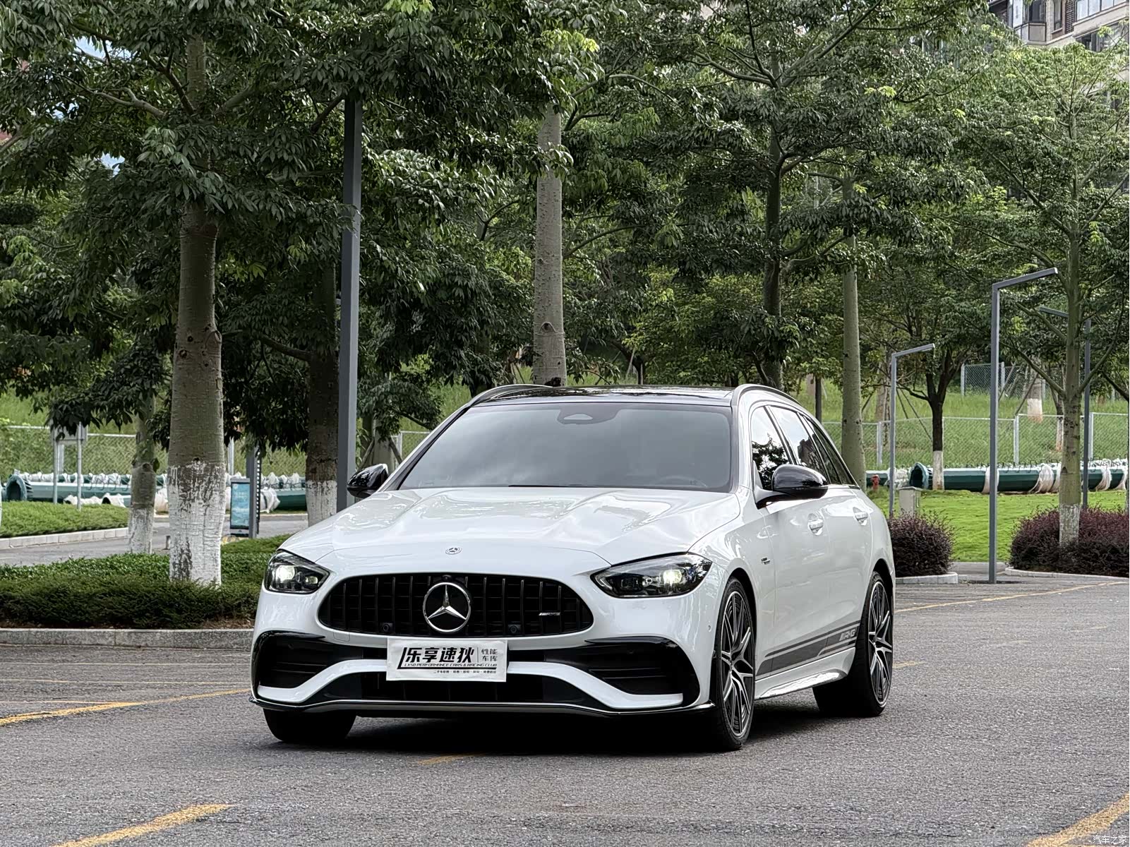 Mercedes-Benz C-Class, 2024 4