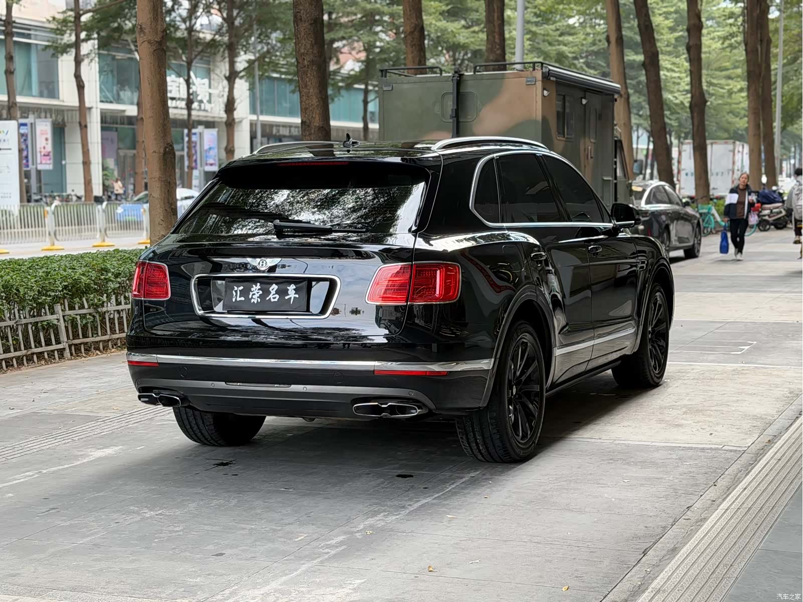 Bentley Bentayga, 2019 16