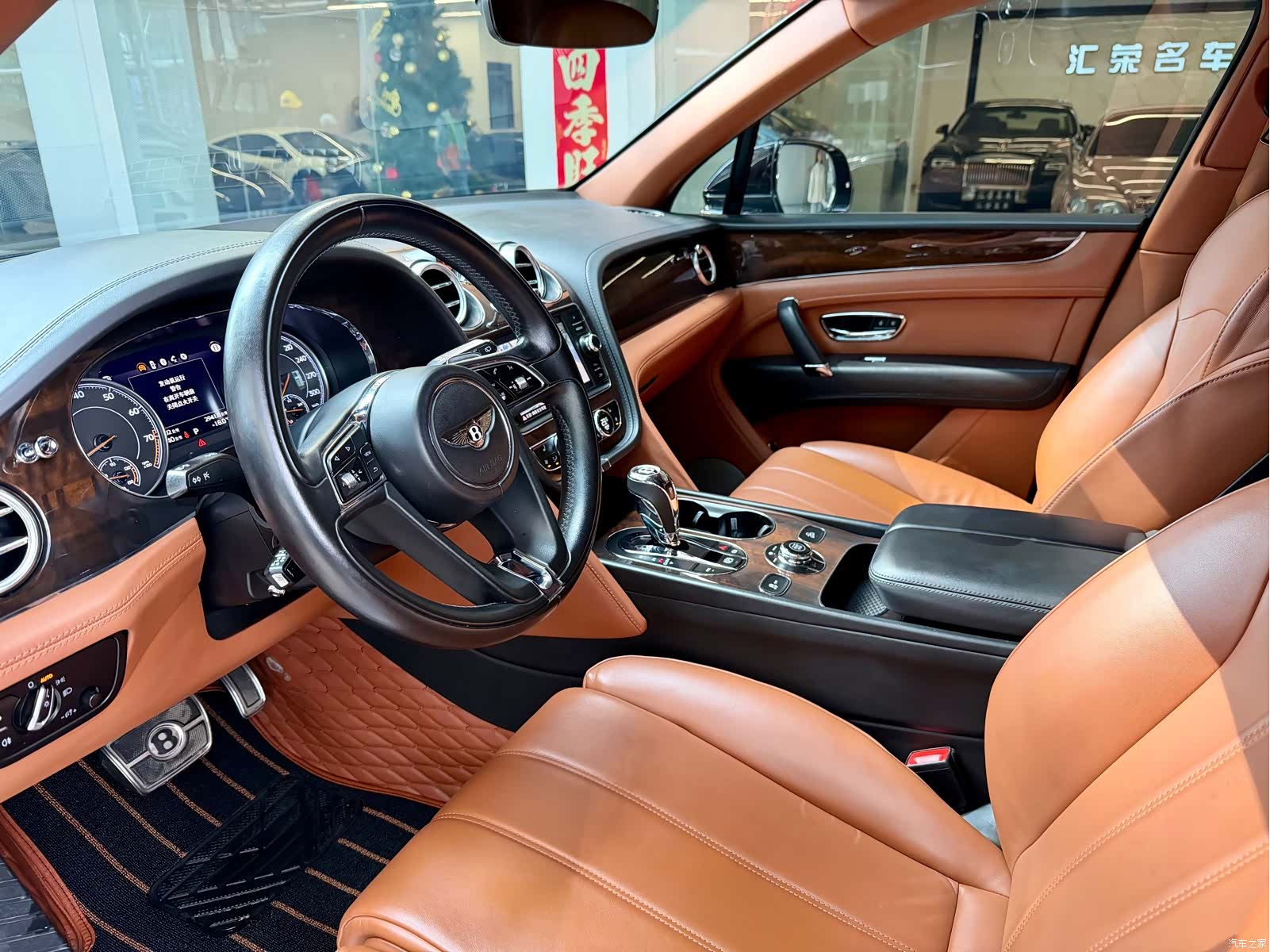 Bentley Bentayga, 2019 4