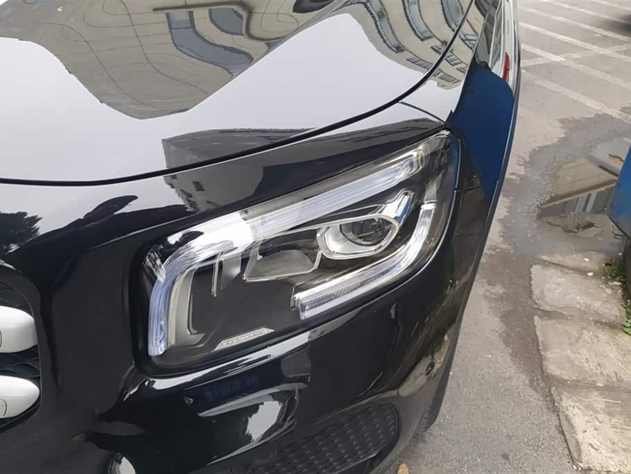 Mercedes-Benz GLB Mercedes-Benz GLB