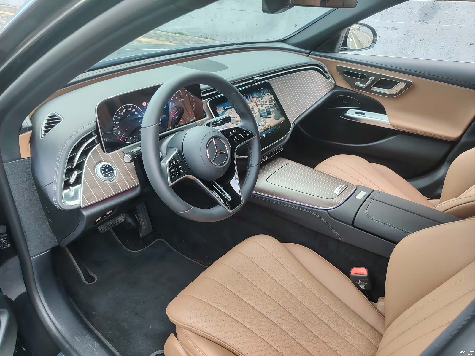 Mercedes-Benz E-Class, 2025 15