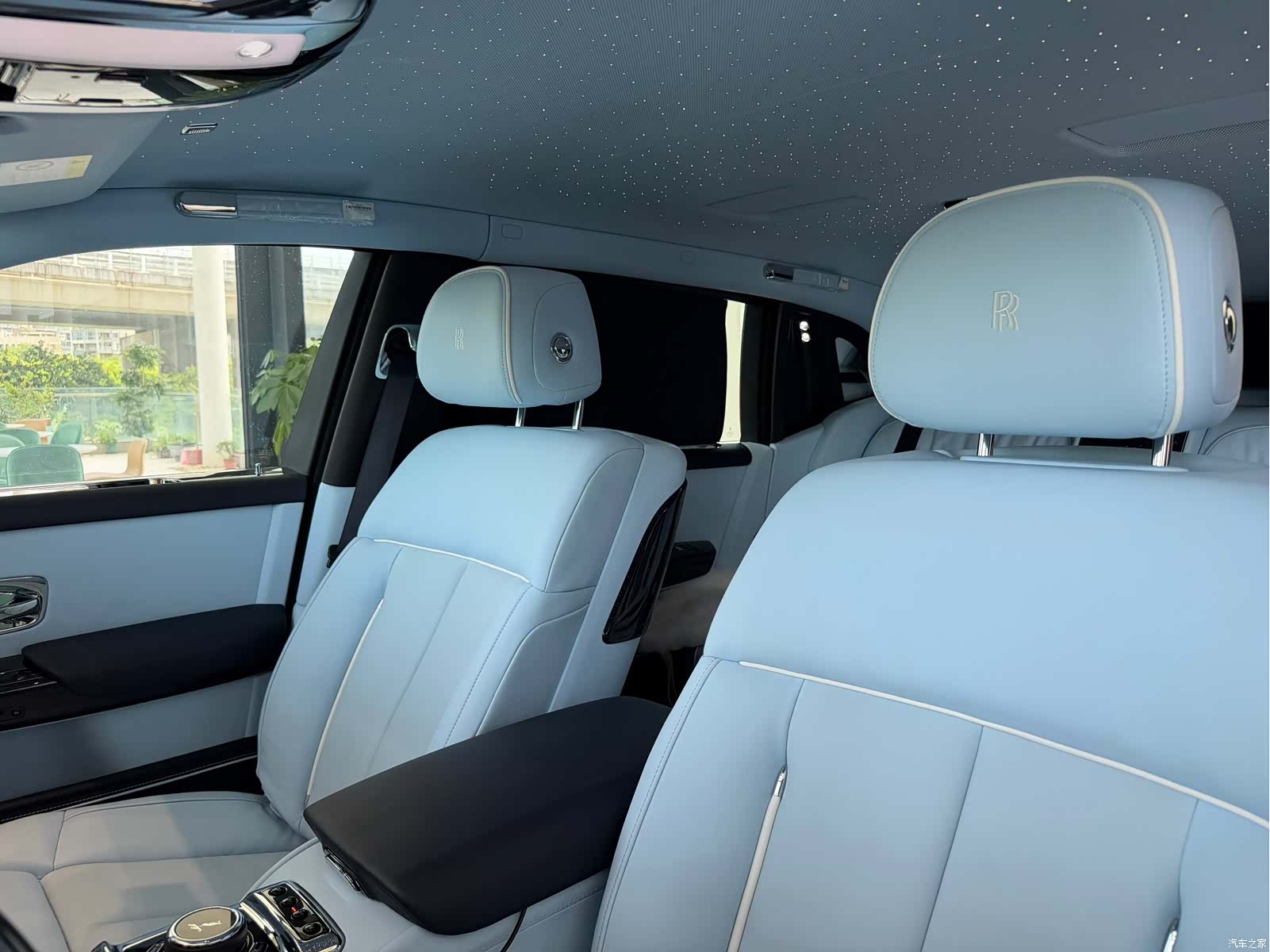 Rolls-Royce Phantom, 2024 7