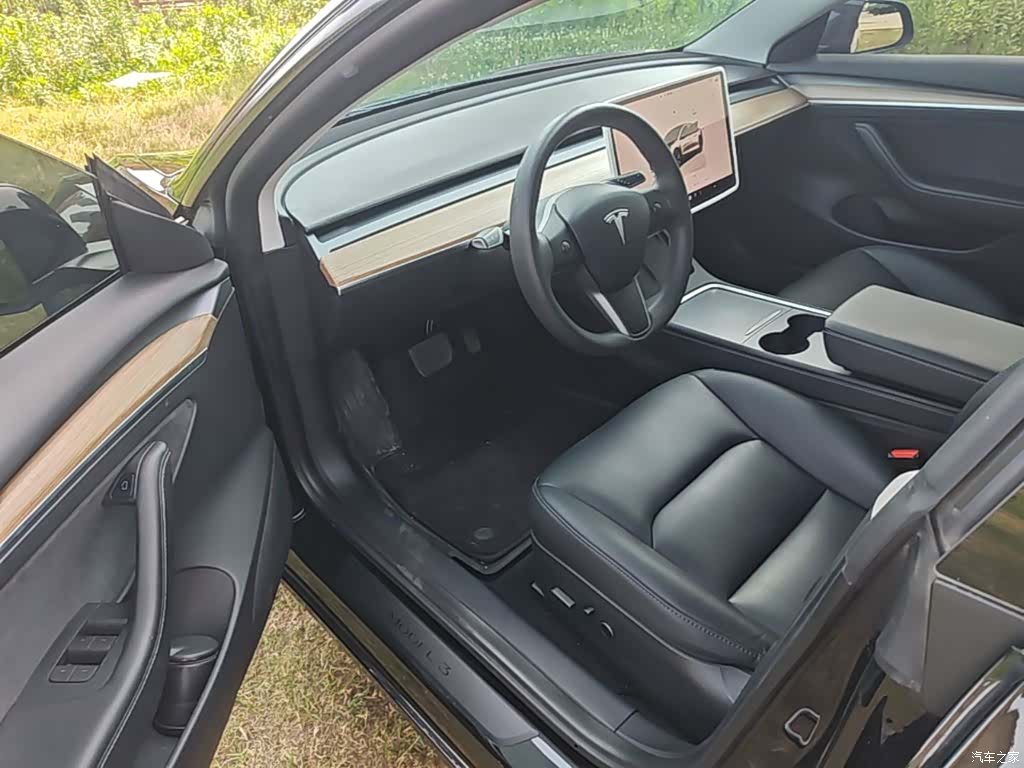 Tesla Model 3, 2023 16